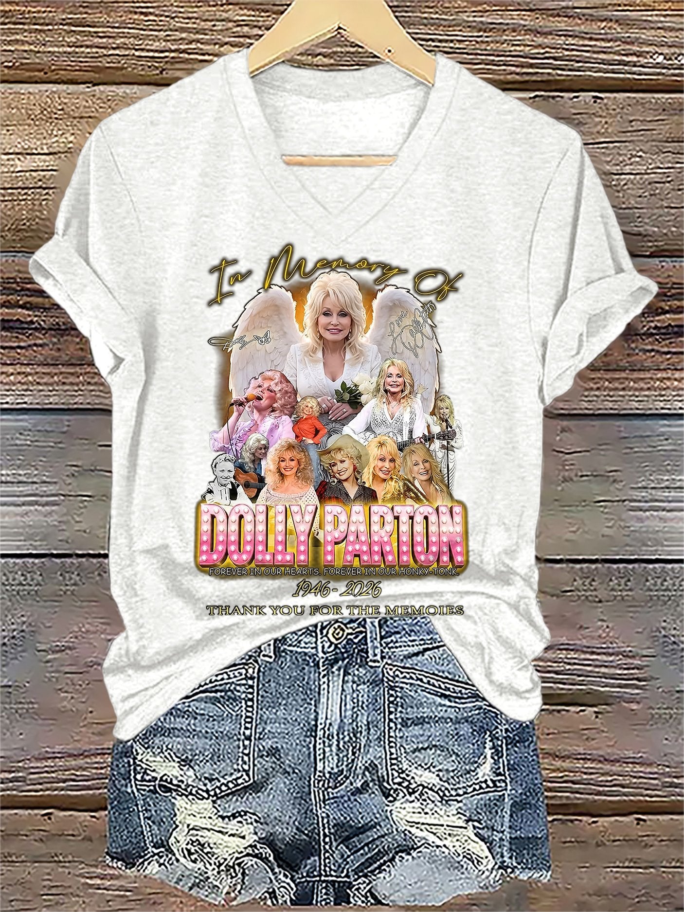 V-Neck Retro Dolly Queen Of Country Print T-Shirt
