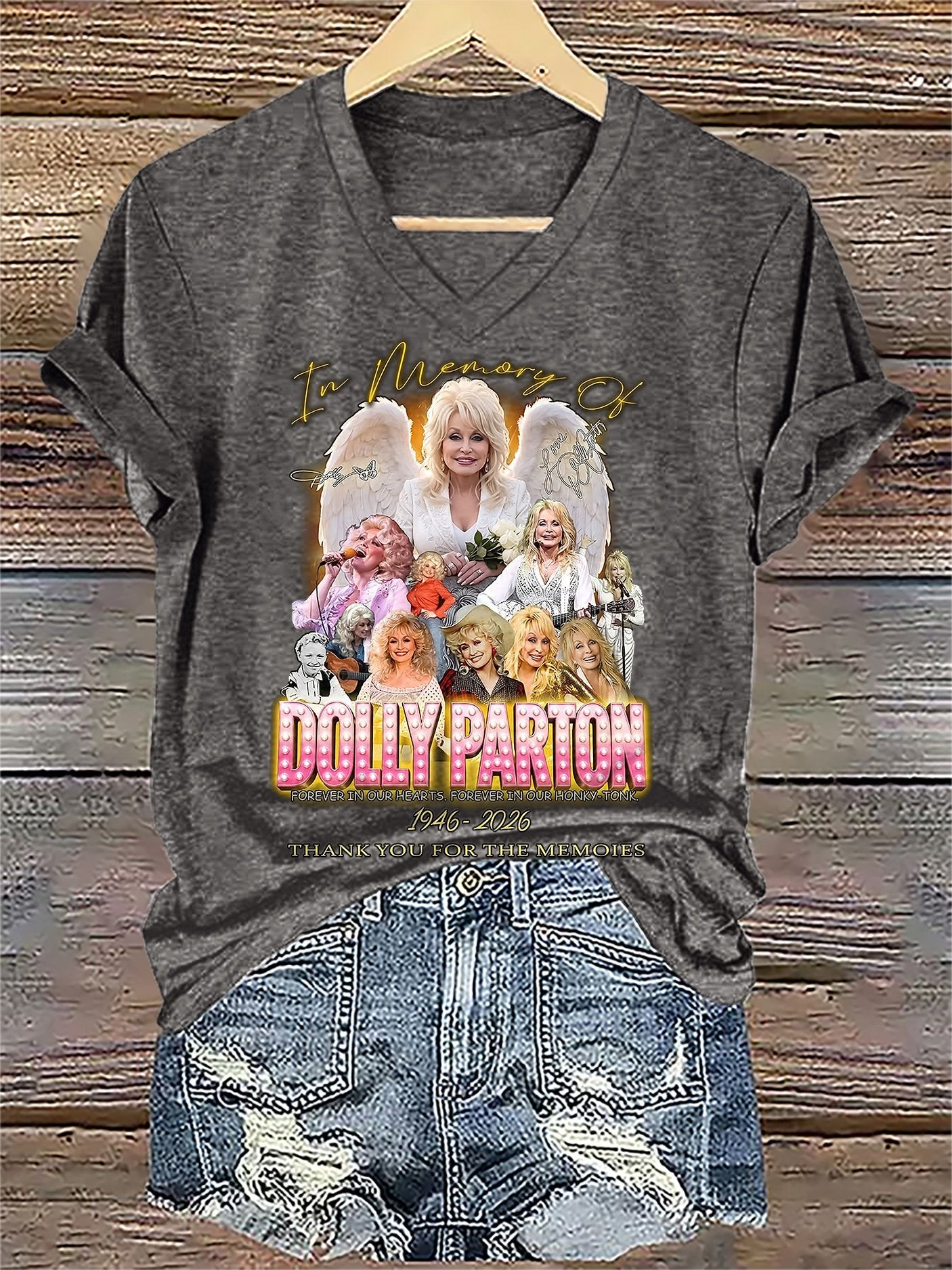 V-Neck Retro Dolly Queen Of Country Print T-Shirt