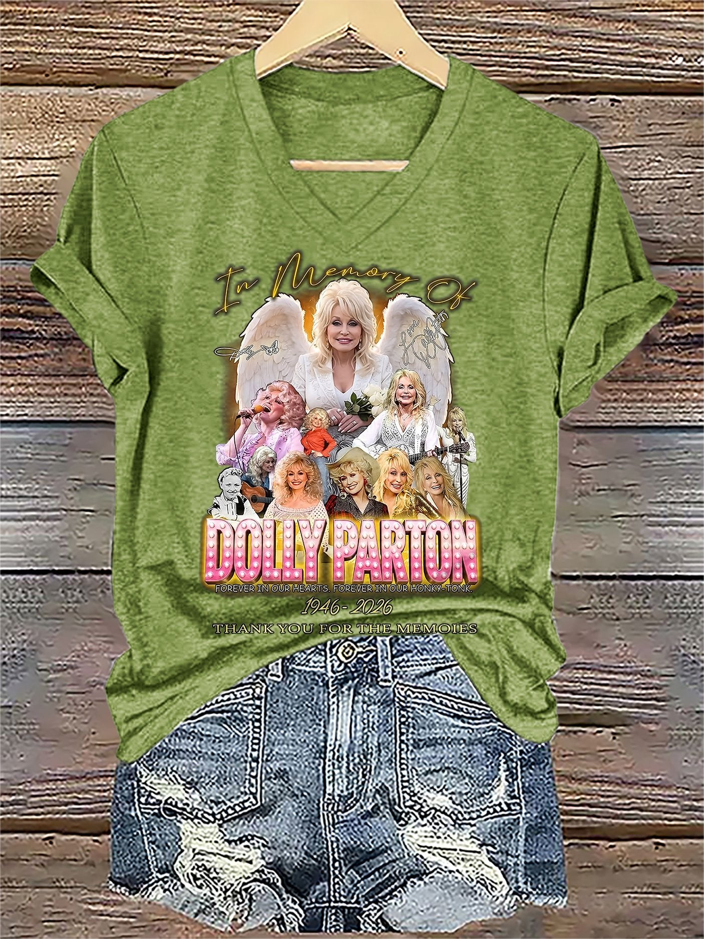 V-Neck Retro Dolly Queen Of Country Print T-Shirt