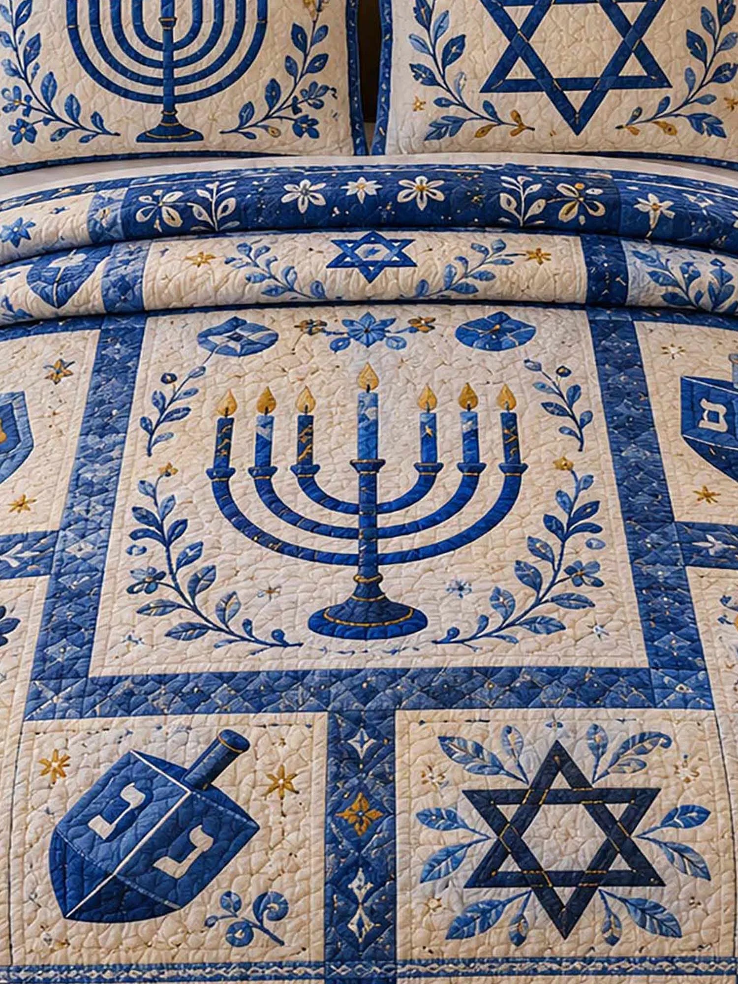 Hanukkah Menorah Dreidel Patchwork 3‐Piece Quilted Bedding Set