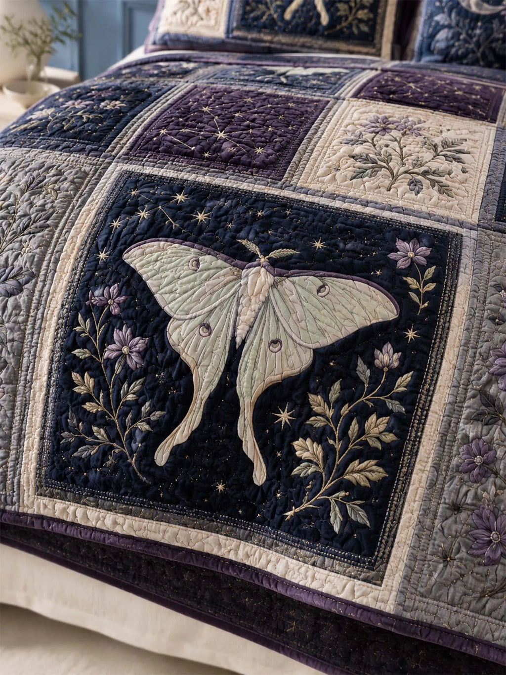 Luna Moth Quilted 3-Piece Bedding Set – Classic Americana Quilted Bedding With Matching Pillow Shams